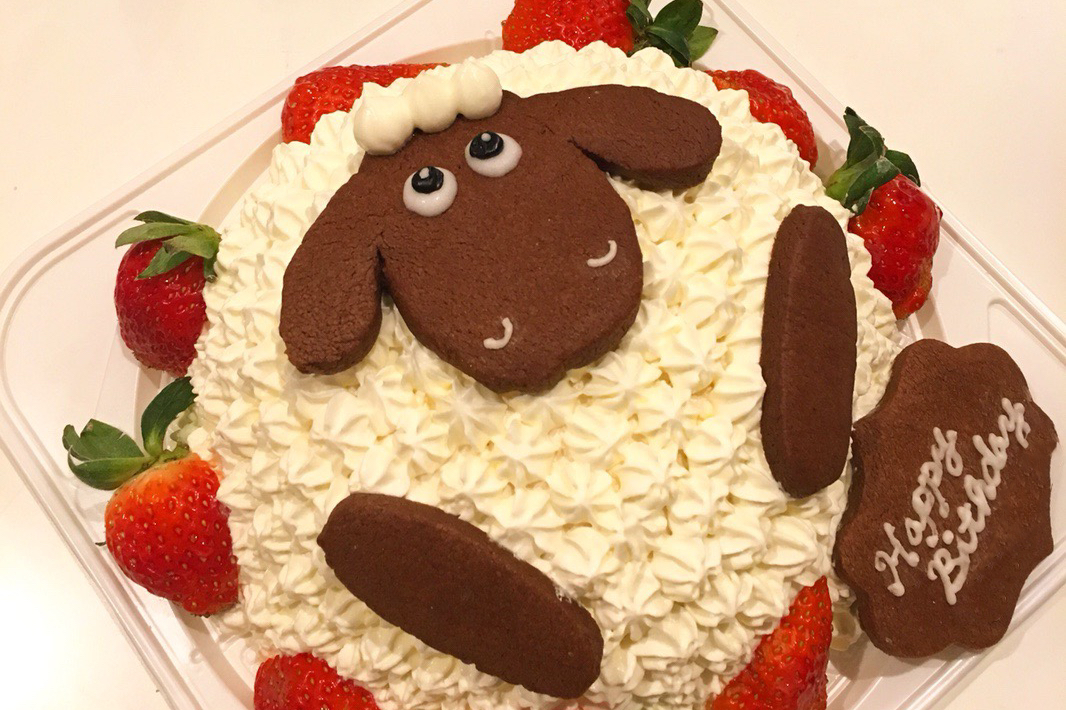 羊のキャラクターケーキ